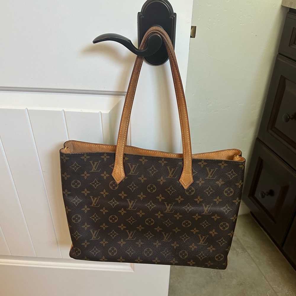 Louis Vuitton Wilshire Tote - Picture 3 of 14